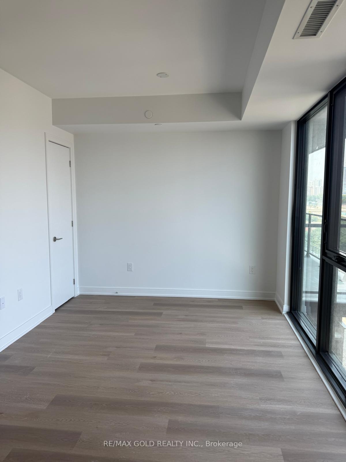 89-dundas-street-w-mississauga-ontario-w12369174