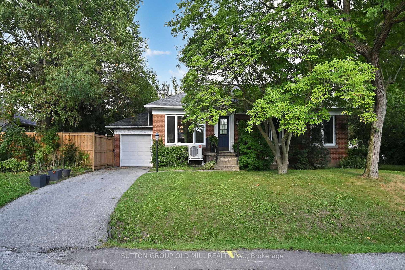 1-ravenscrest-drive-etobicoke-ontario-w12369231