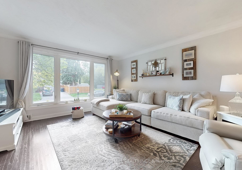 1-ravenscrest-drive-etobicoke-ontario-w12369231