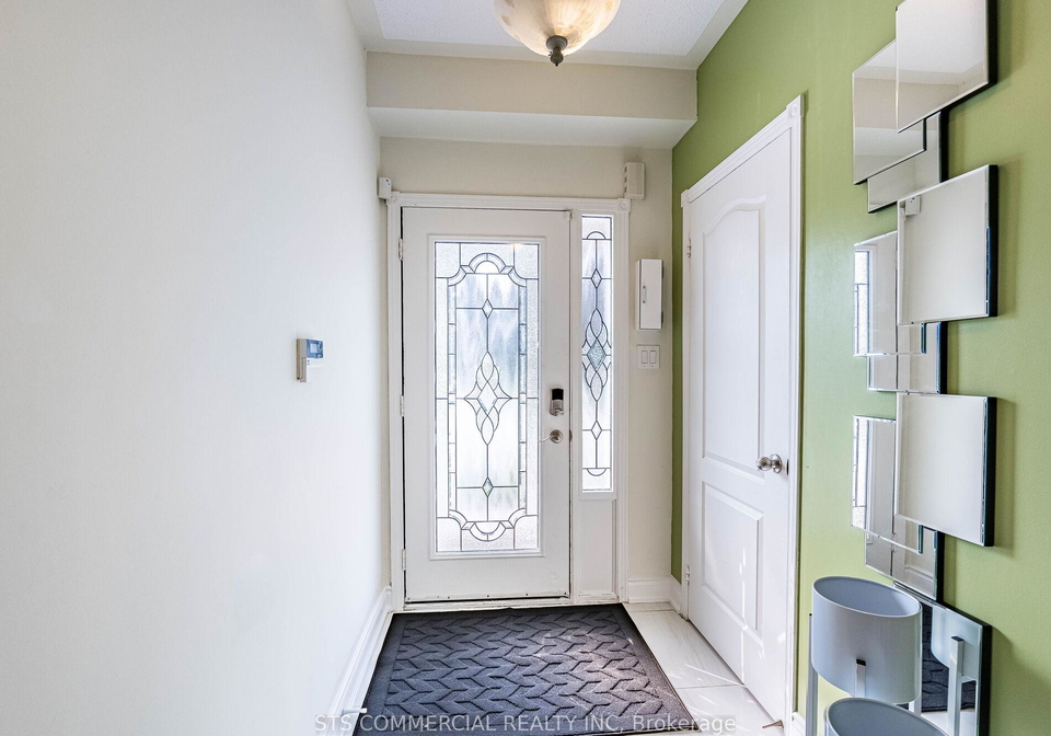 18-queen-mary-drive-brampton-ontario-w12369376