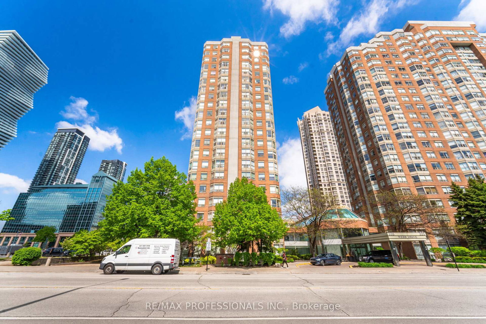 335-webb-drive-mississauga-ontario-w12370298