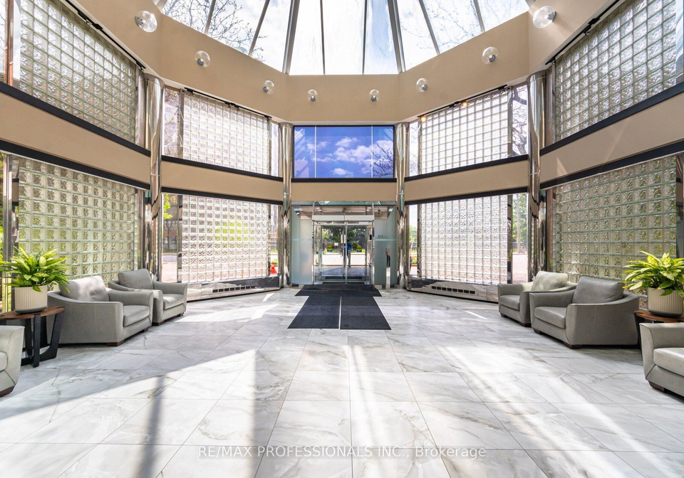 335-webb-drive-mississauga-ontario-w12370298