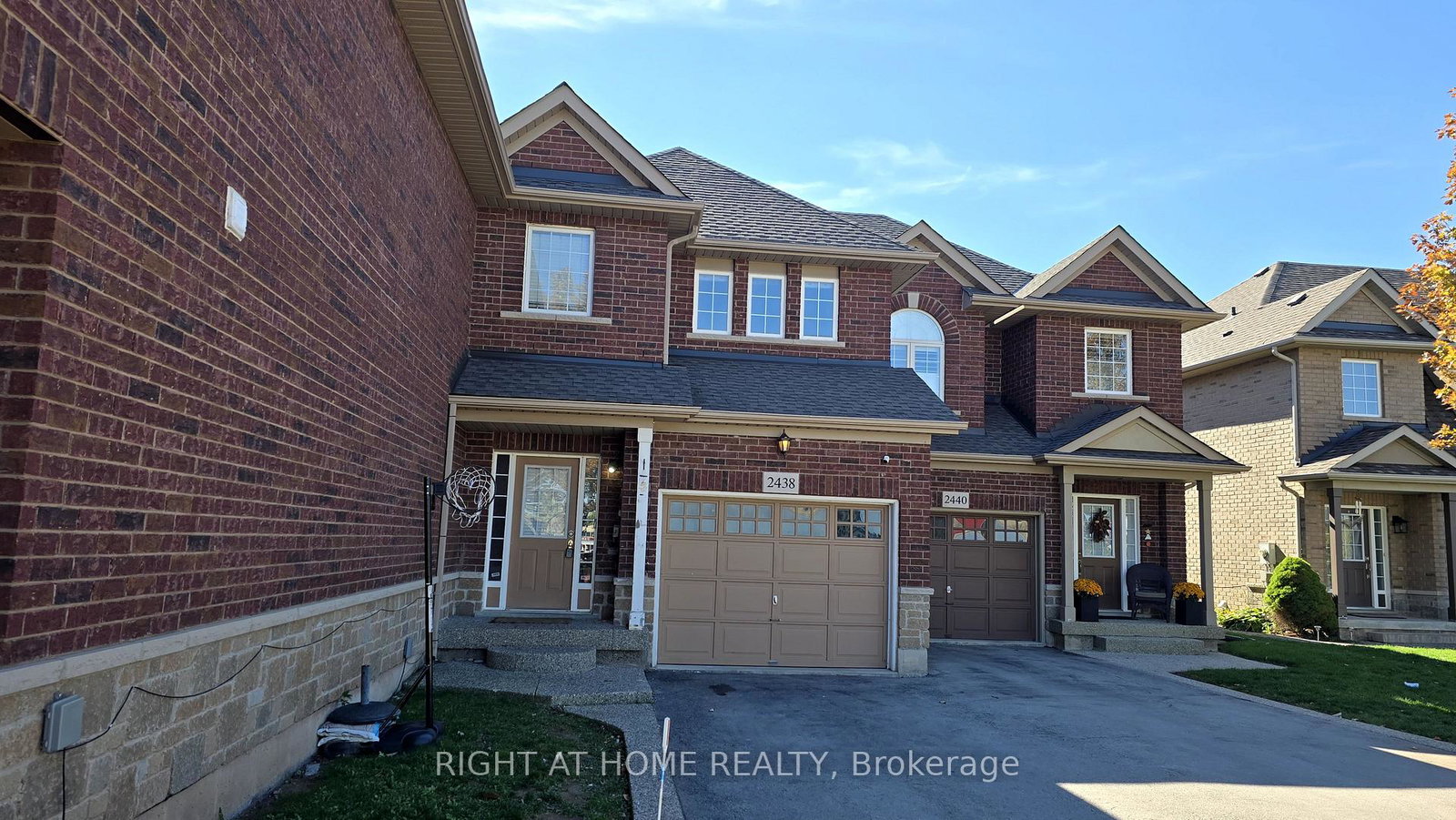 2438-shadow-court-oakville-ontario-w12370301