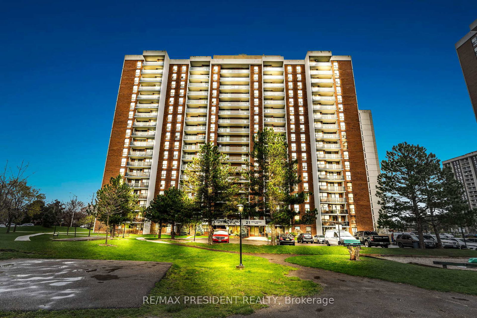 21-knightsbridge-road-brampton-ontario-w12370622
