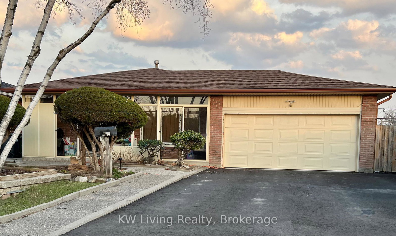 966-forestwood-drive-mississauga-ontario-w12370770
