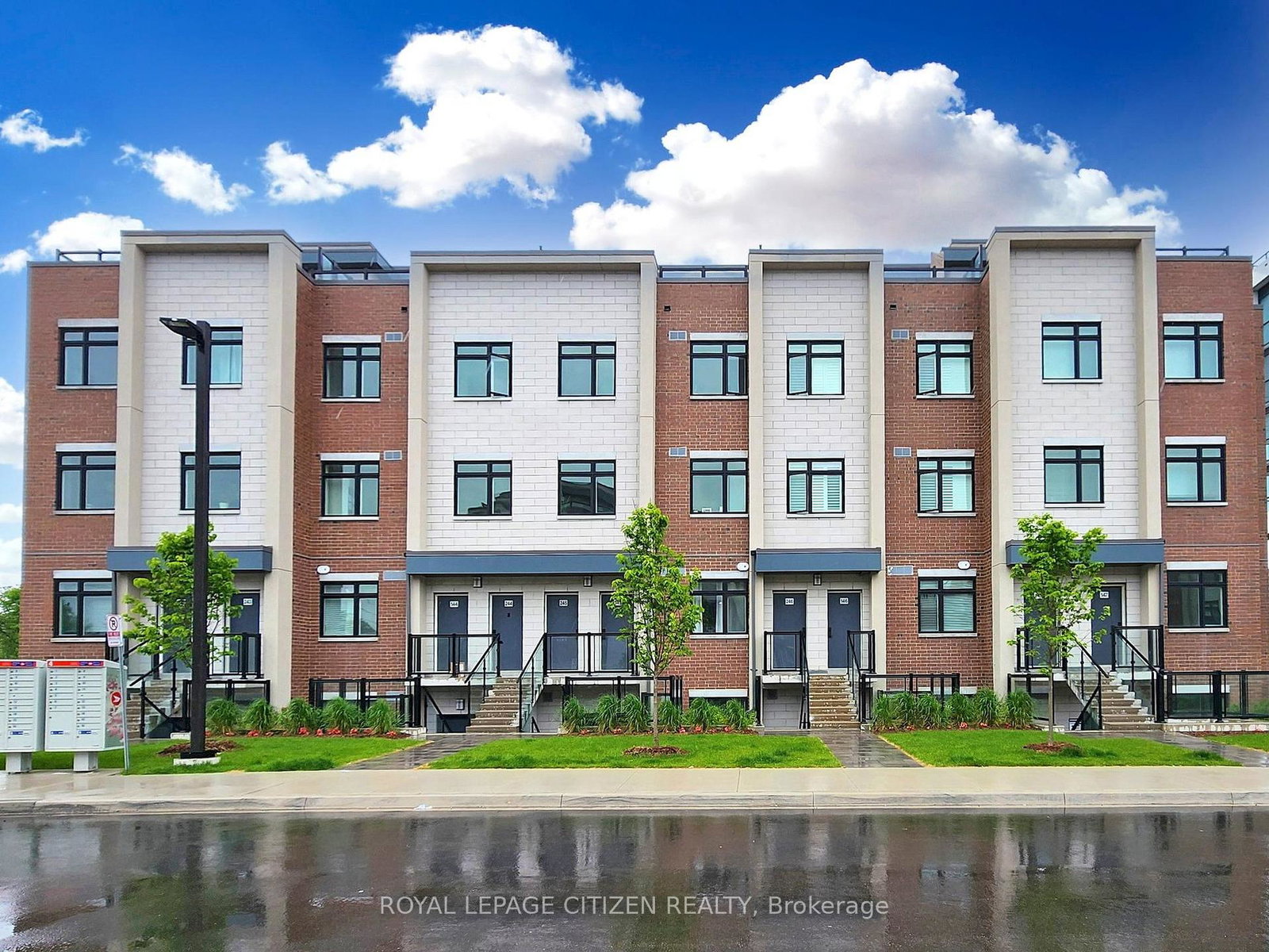 1075-douglas-mccurdy-comm-mississauga-ontario-w12370809