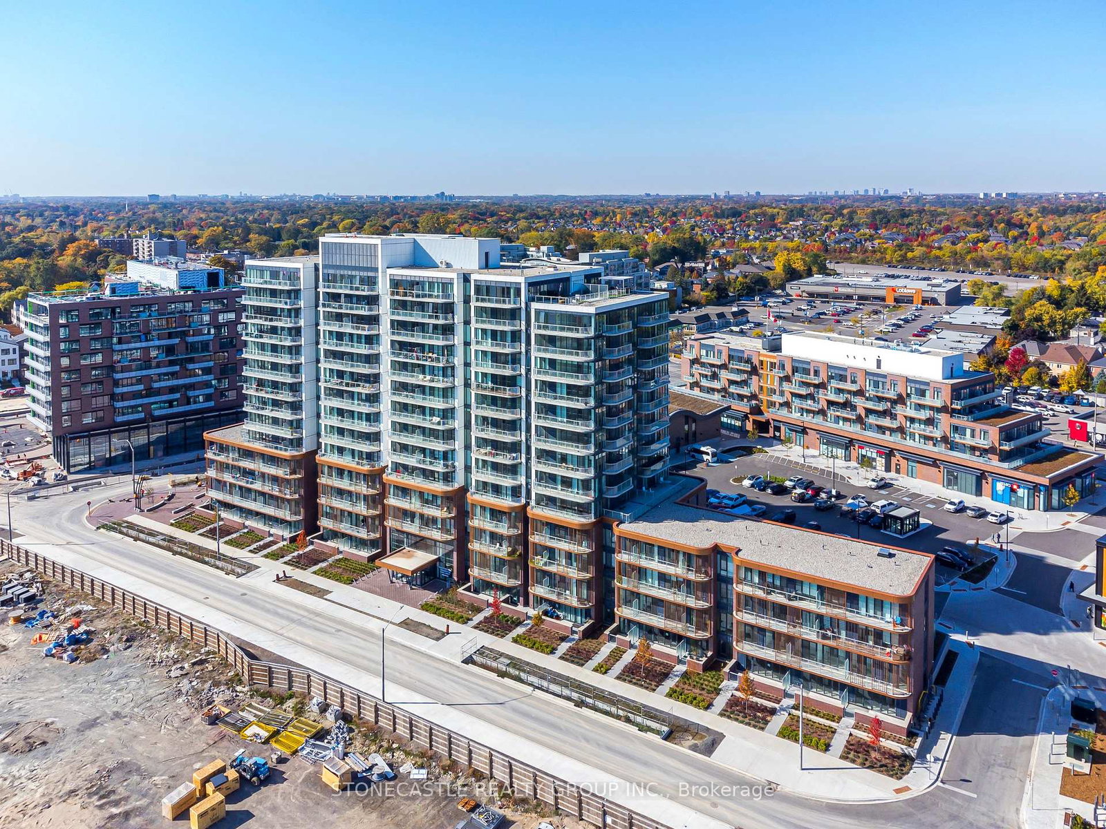 220-missinnihe-way-mississauga-ontario-w12370827
