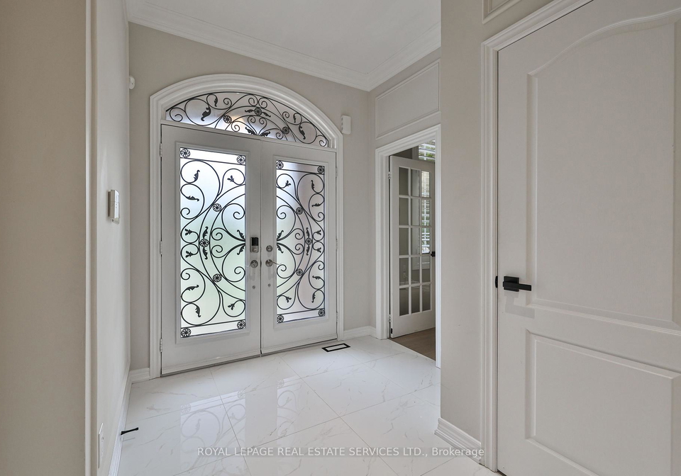 240-butterfly-lane-oakville-ontario-w12371126