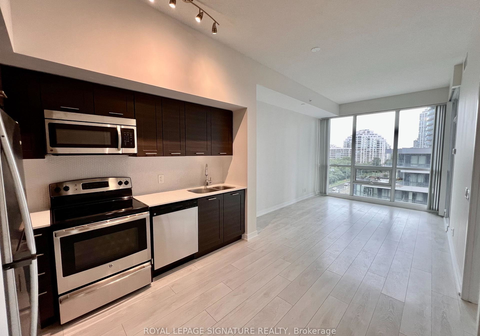 2200-lakeshore-boulevard-w-etobicoke-ontario-w12371236