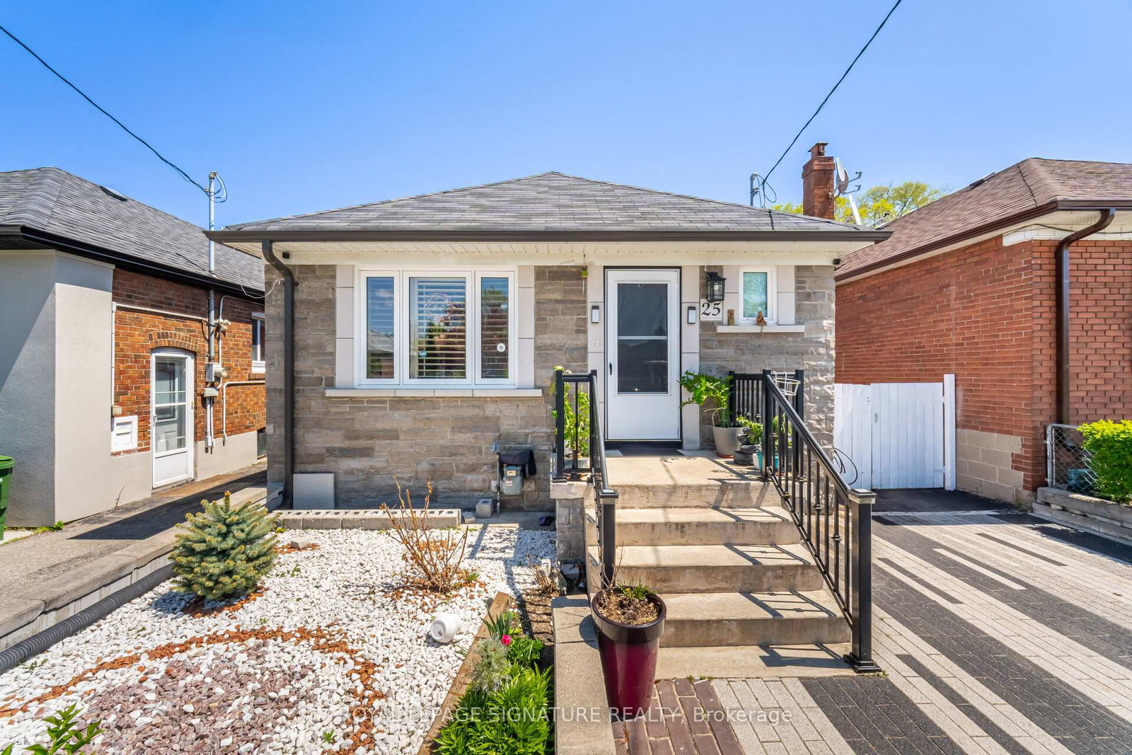 25-handel-street-toronto-ontario-w12371299