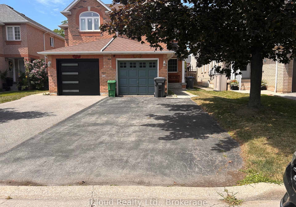 1375-inuit-trail-mississauga-ontario-w12371405