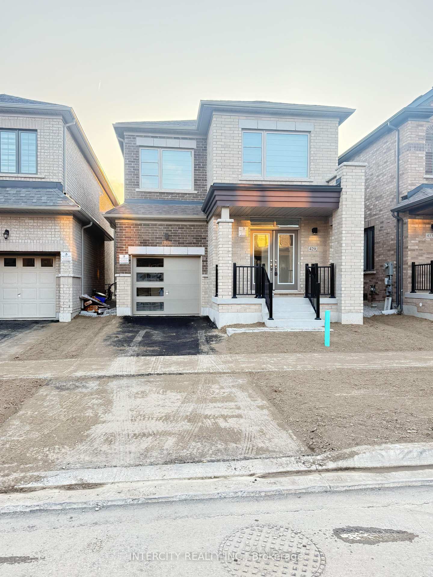 429-kennedy-circle-milton-ontario-w12371900
