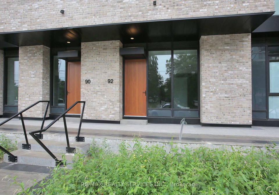 92-agnes-street-mississauga-ontario-w12371904
