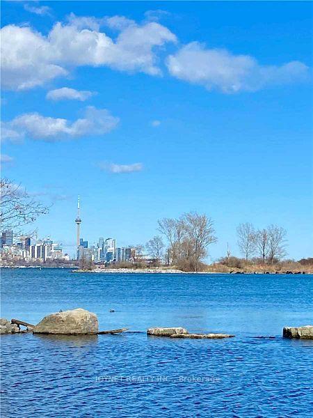70-annie-craig-drive-etobicoke-ontario-w12372454