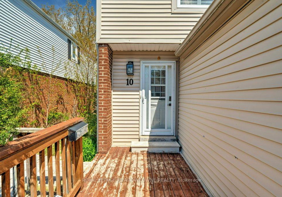 336-queen-street-s-mississauga-ontario-w12372486