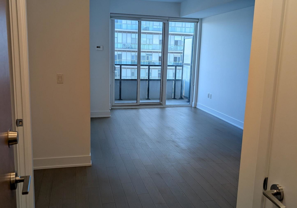 30-shore-breeze-drive-etobicoke-ontario-w12372638