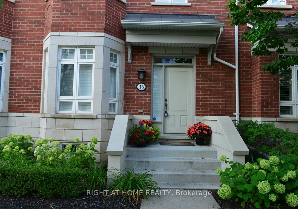 16-st-lawrence-drive-mississauga-ontario-w12372772