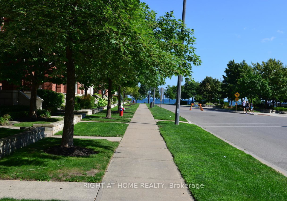 16-st-lawrence-drive-mississauga-ontario-w12372772