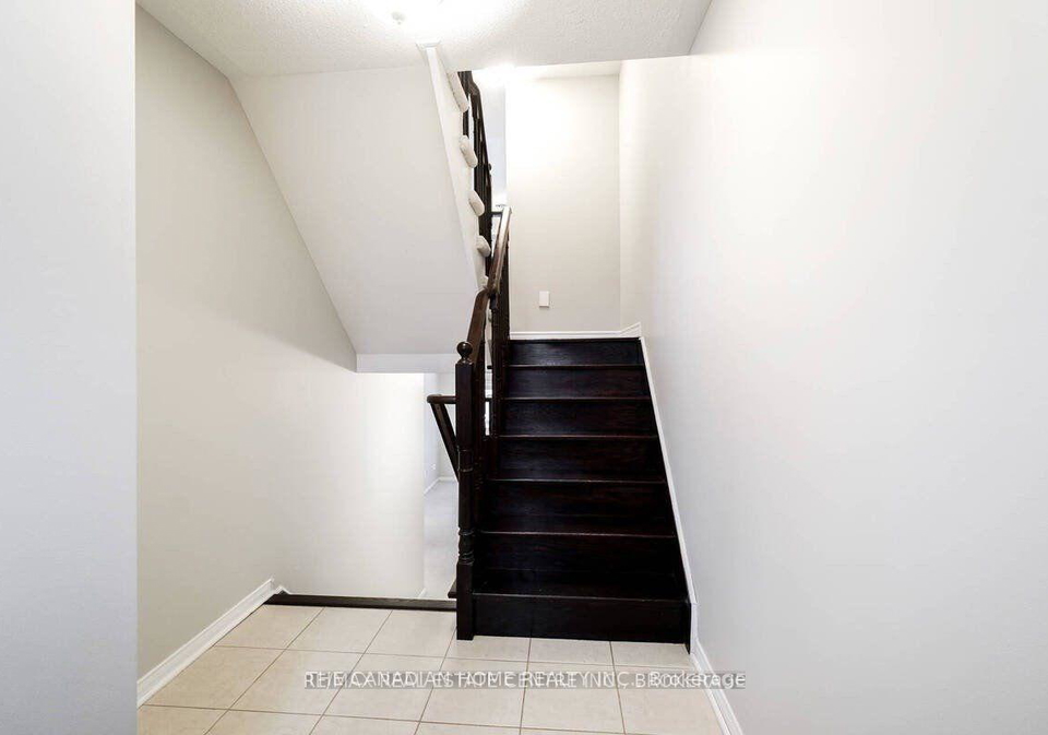 2331-saddlecreek-crescent-oakville-ontario-w12372871