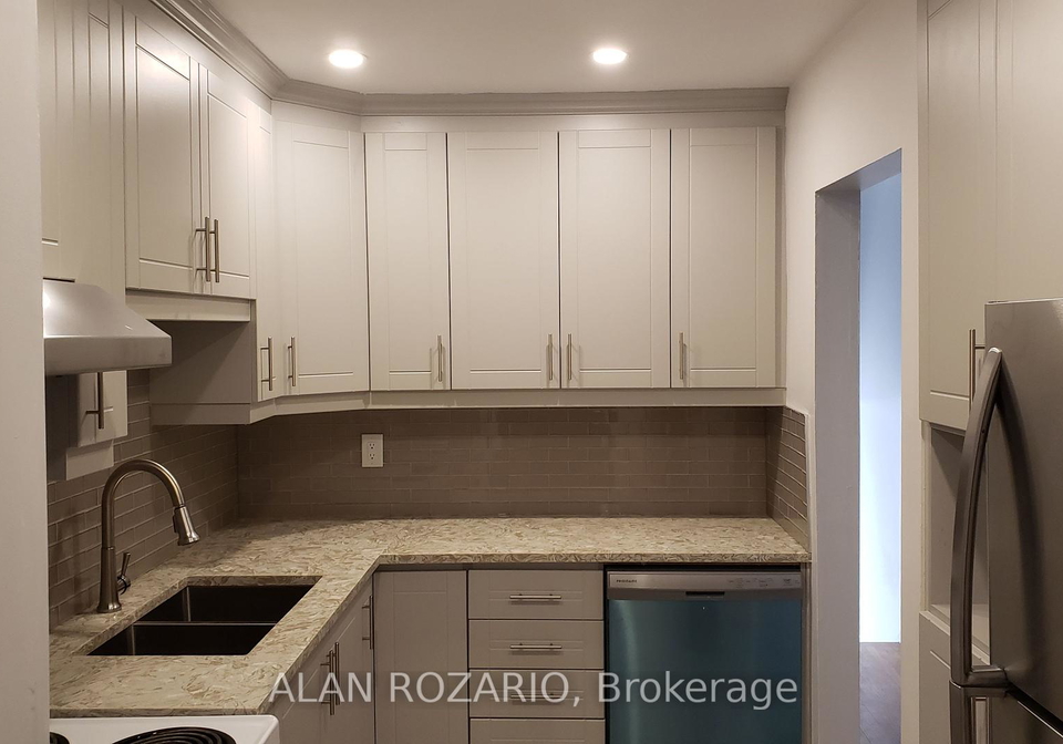 600-silver-creek-boulevard-mississauga-ontario-w12372986