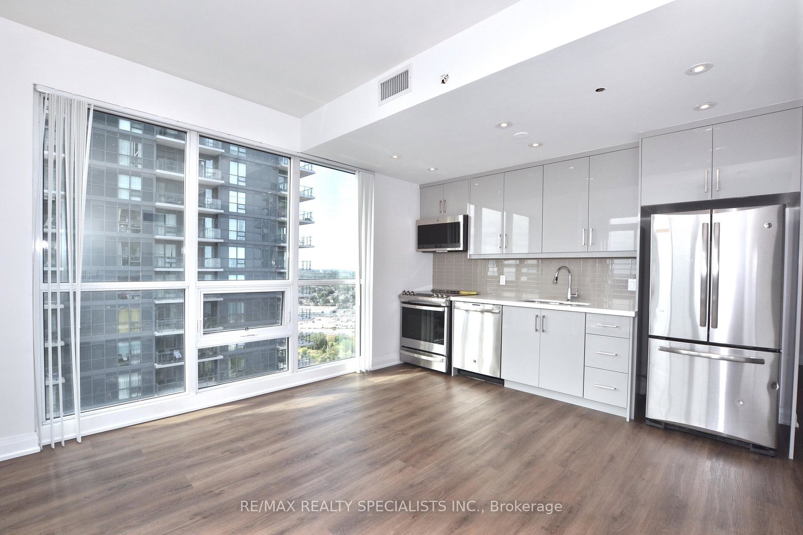 2212-lake-shore-boulevard-w-etobicoke-ontario-w12373085