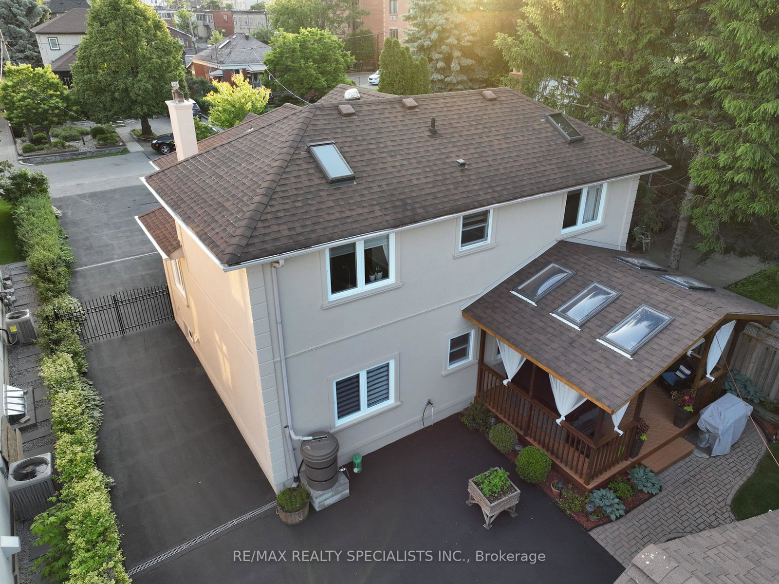 137-milton-street-etobicoke-ontario-w12373161