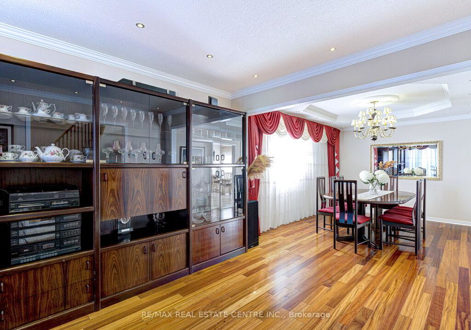 1078-windsor-hill-boulevard-mississauga-ontario-w12373211