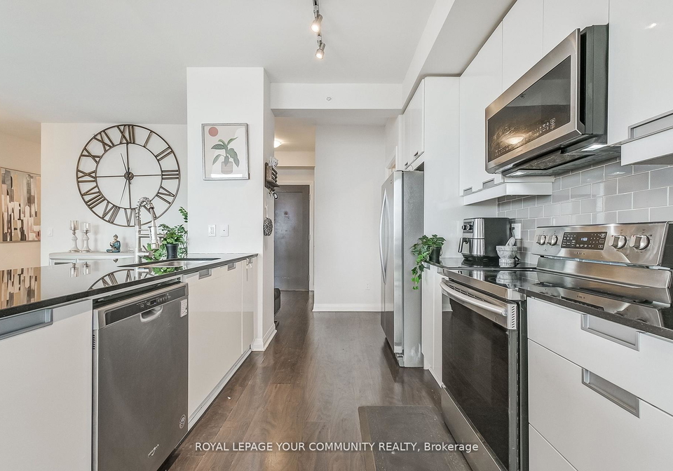 75-eglinton-avenue-w-mississauga-ontario-w12373368