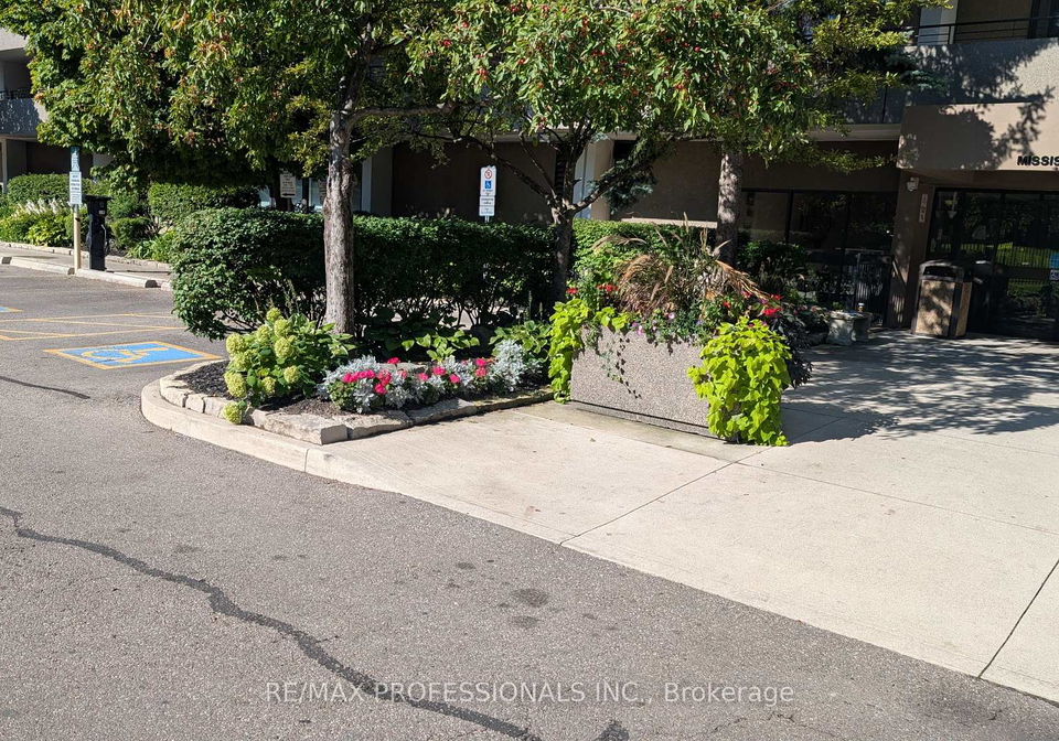 1320-valley-boulevard-mississauga-ontario-w12373698