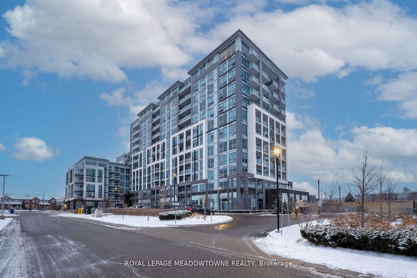 1050-main-street-e-milton-ontario-w12373747