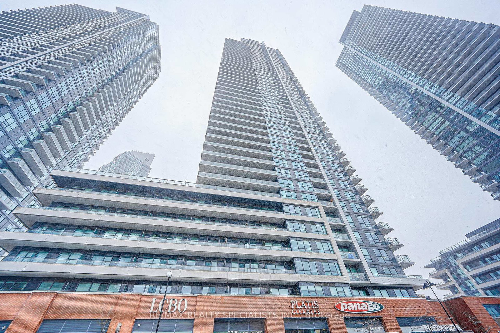 2220-lakeshore-boulevard-w-etobicoke-ontario-w12373882