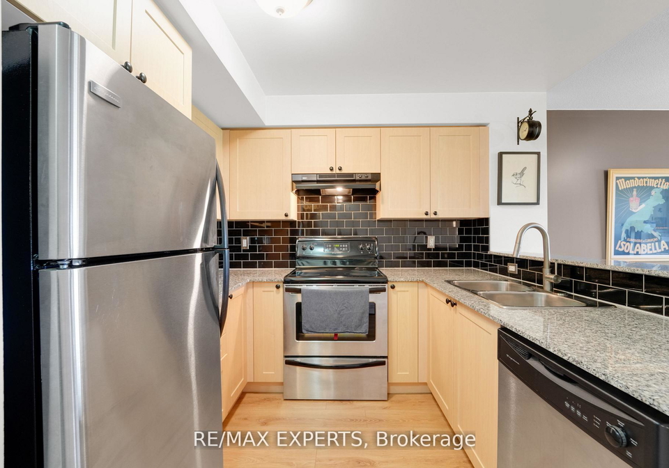 1050-the-queensway-etobicoke-ontario-w12373908