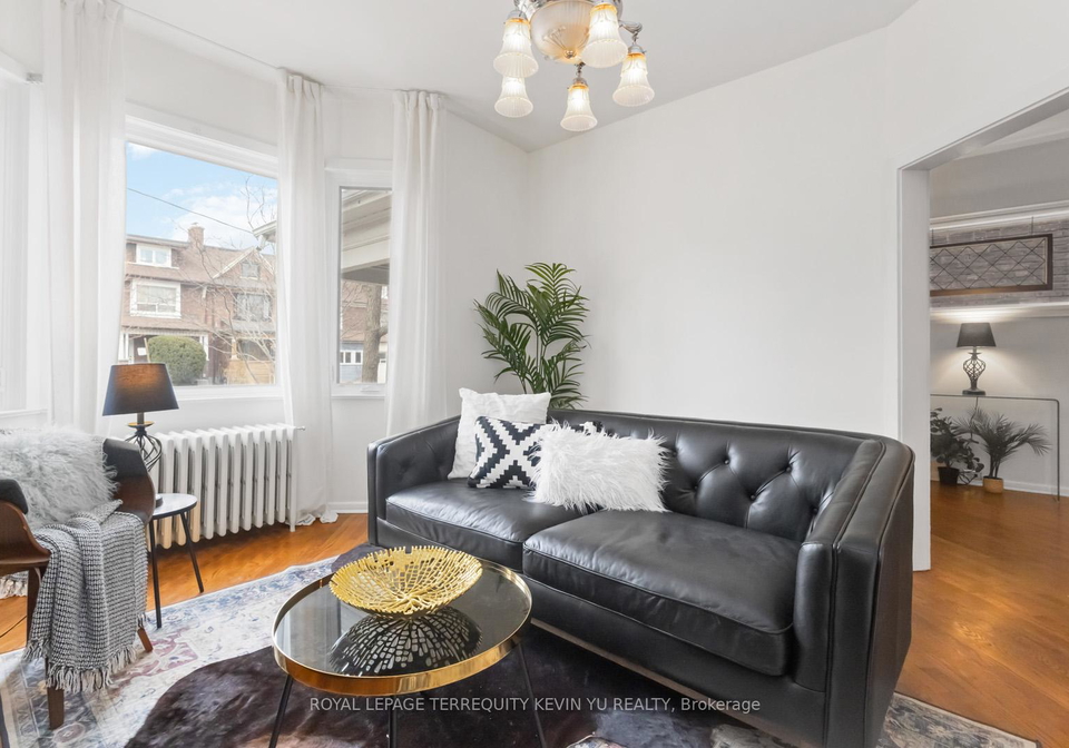 23-kenneth-avenue-toronto-ontario-w12373992