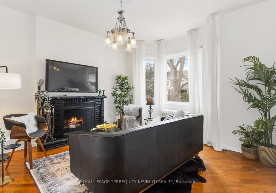 23-kenneth-avenue-toronto-ontario-w12373992
