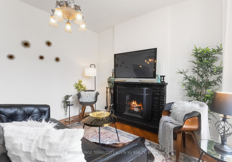23-kenneth-avenue-toronto-ontario-w12373992