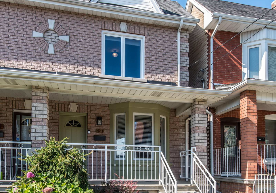 574-perth-avenue-toronto-ontario-w12374547