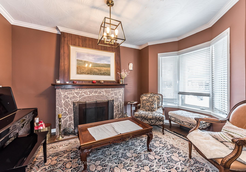 574-perth-avenue-toronto-ontario-w12374547