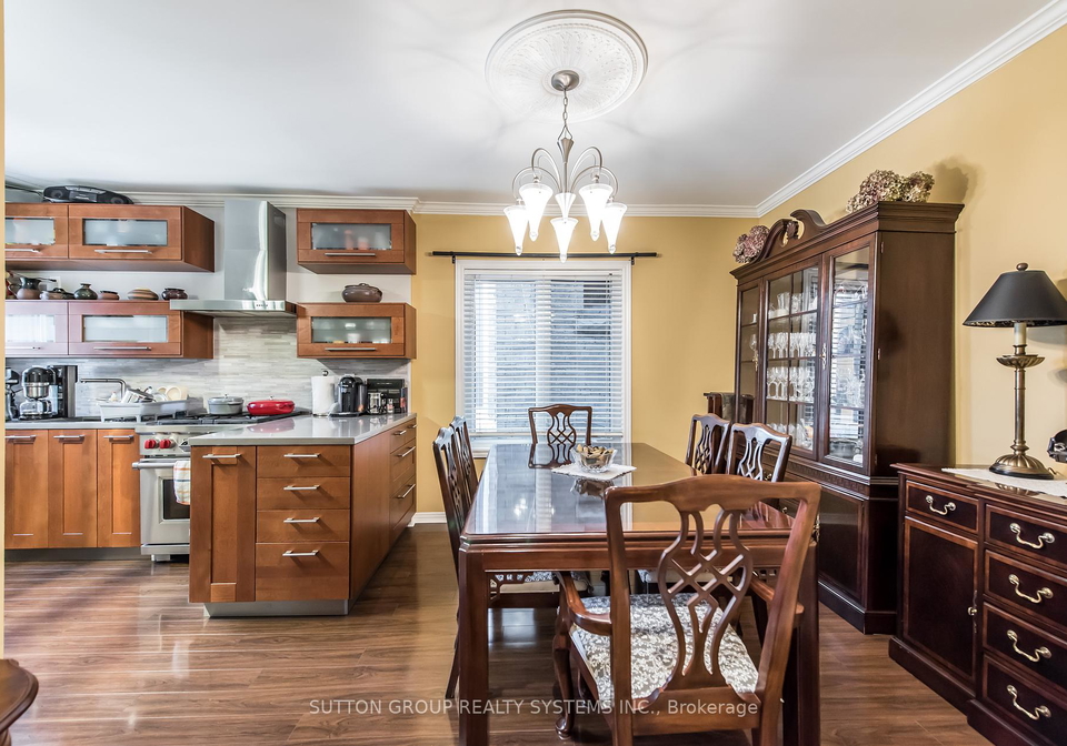 574-perth-avenue-toronto-ontario-w12374547