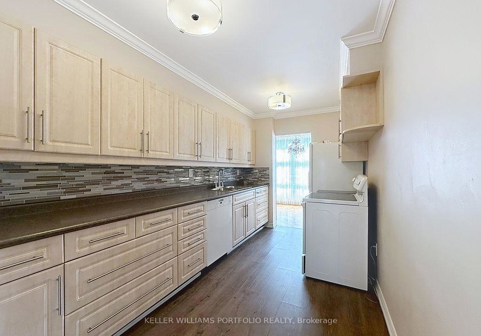 44-longbourne-drive-etobicoke-ontario-w12374613