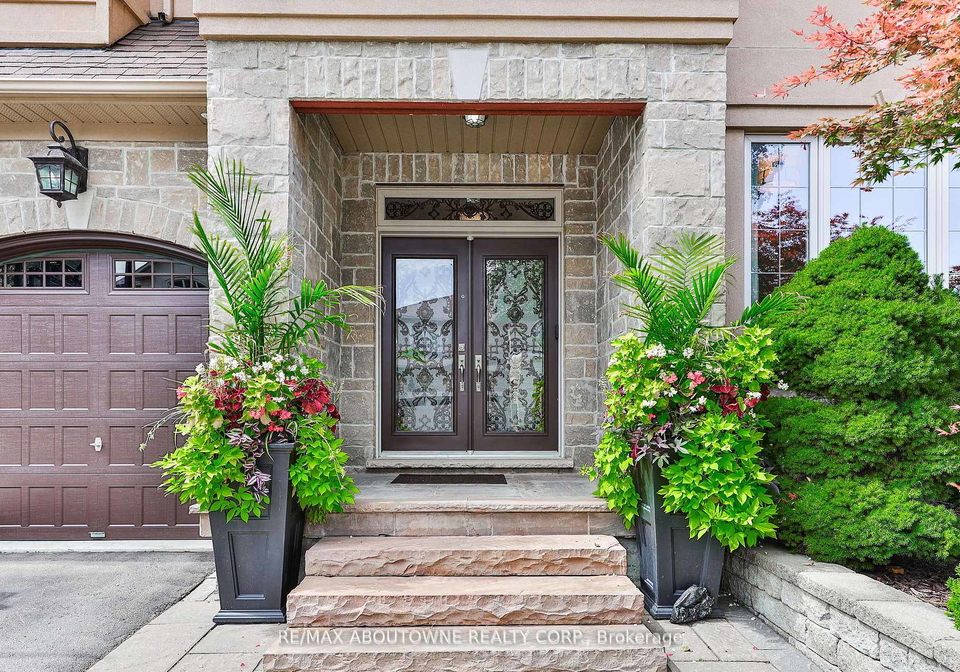 526-hidden-trail-oakville-ontario-w12374807