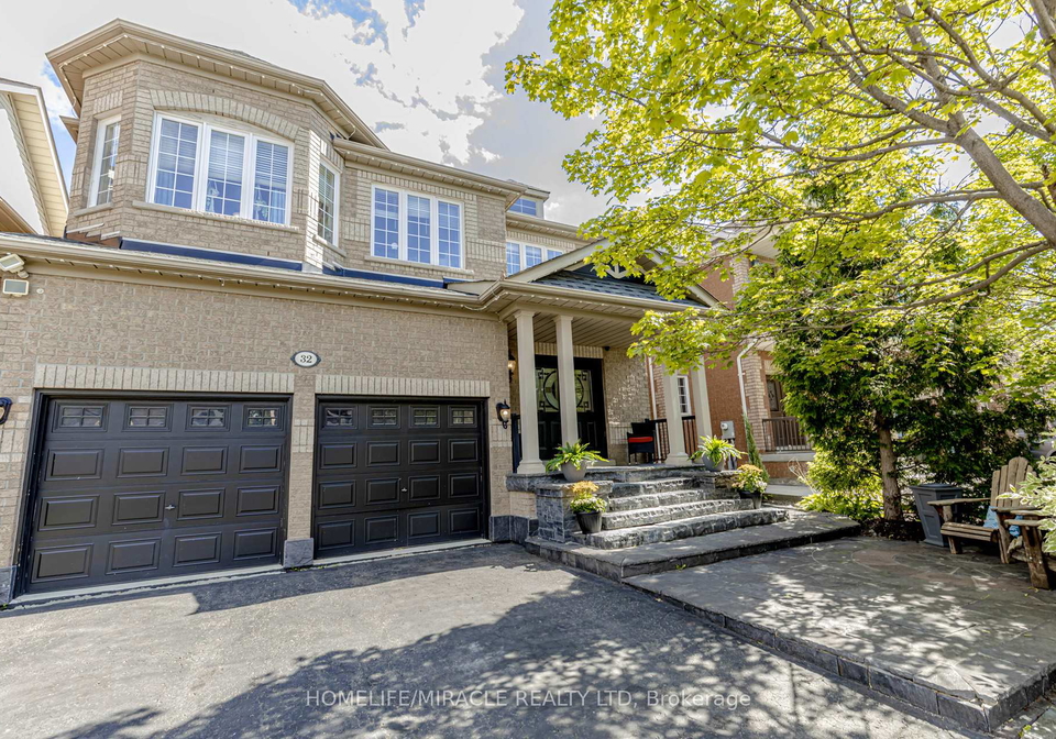 32-masters-green-crescent-brampton-ontario-w12374834