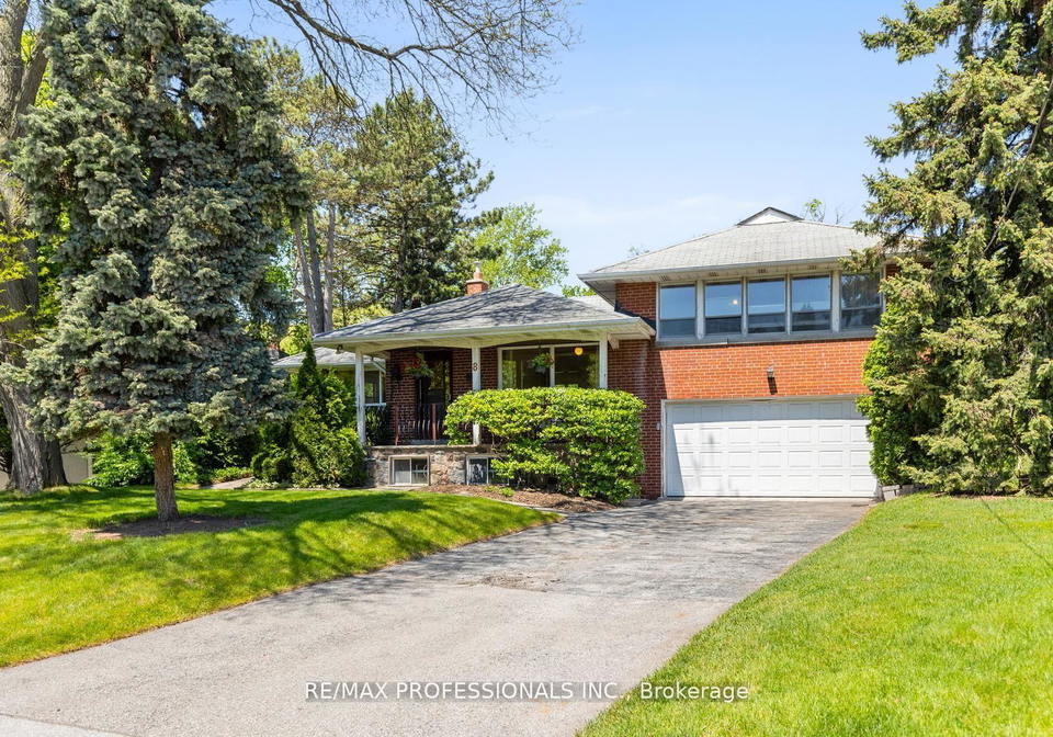 8-glendarling-road-etobicoke-ontario-w12375054
