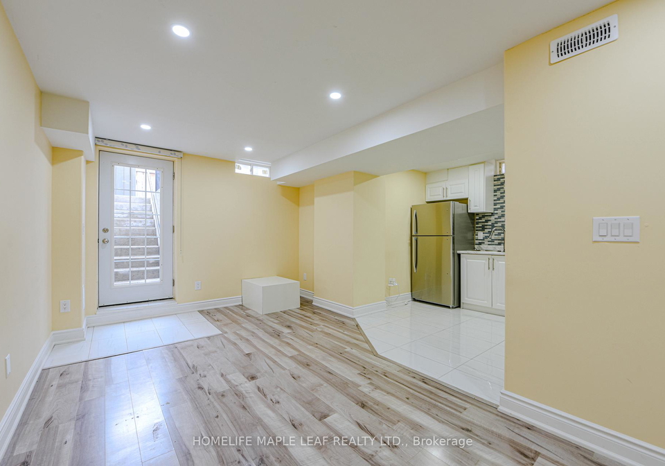 15-orangeblossom-trail-brampton-ontario-w12375272