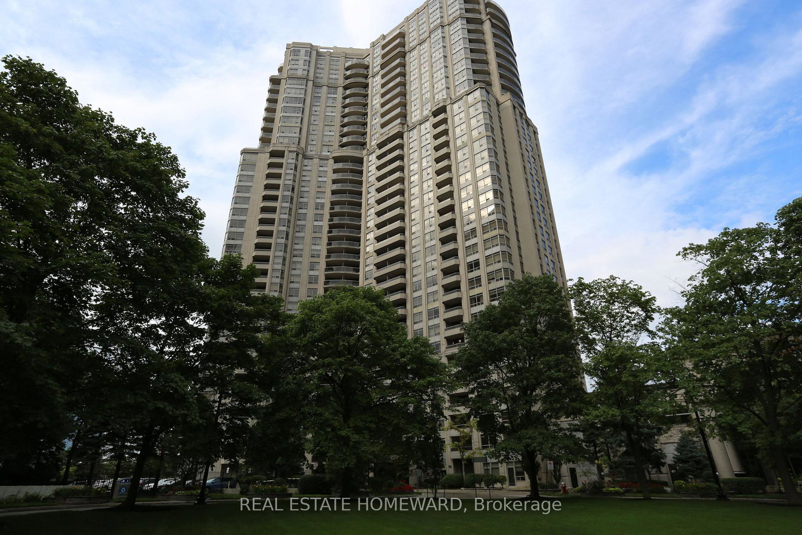 35-kingsbridge-garden-circle-mississauga-ontario-w12375332