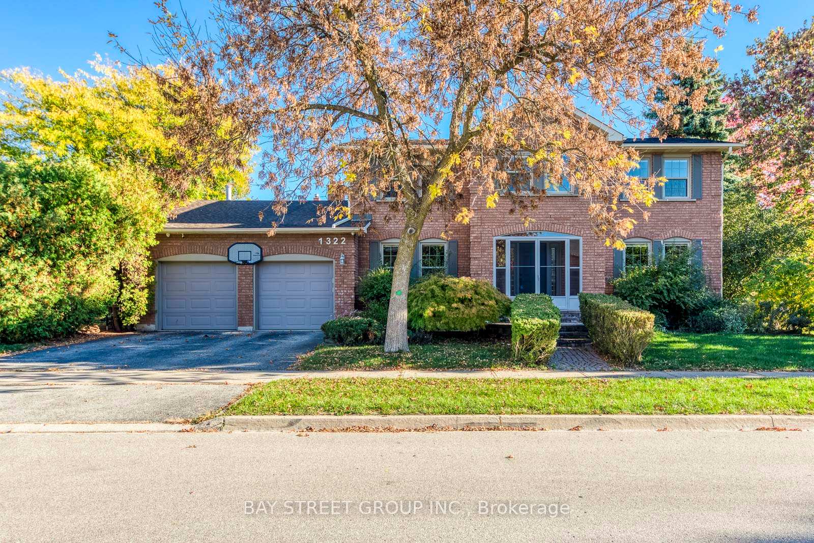 1322-roseberry-crescent-oakville-ontario-w12375376