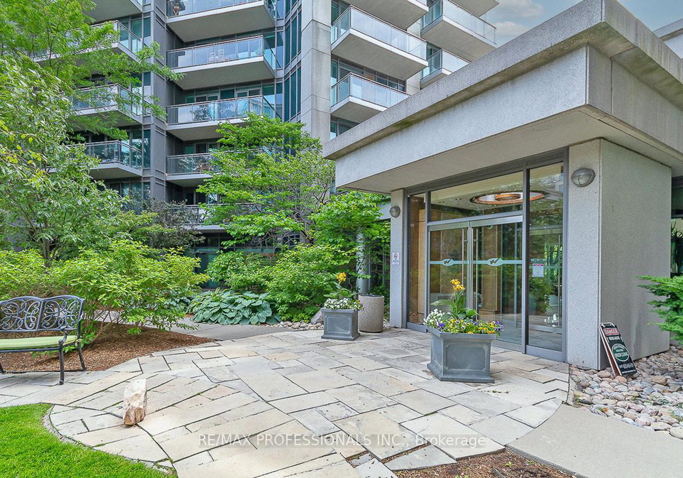 2121-lake-shore-boulevard-w-etobicoke-ontario-w12375424