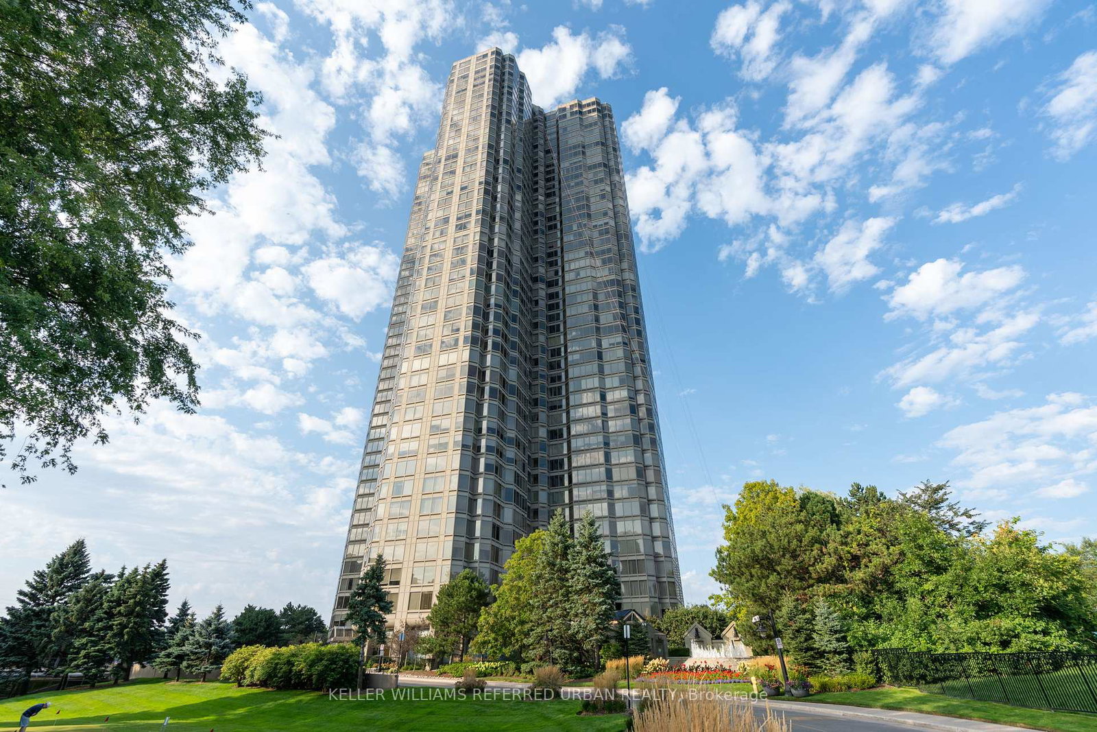 1-palace-pier-court-etobicoke-ontario-w12375478