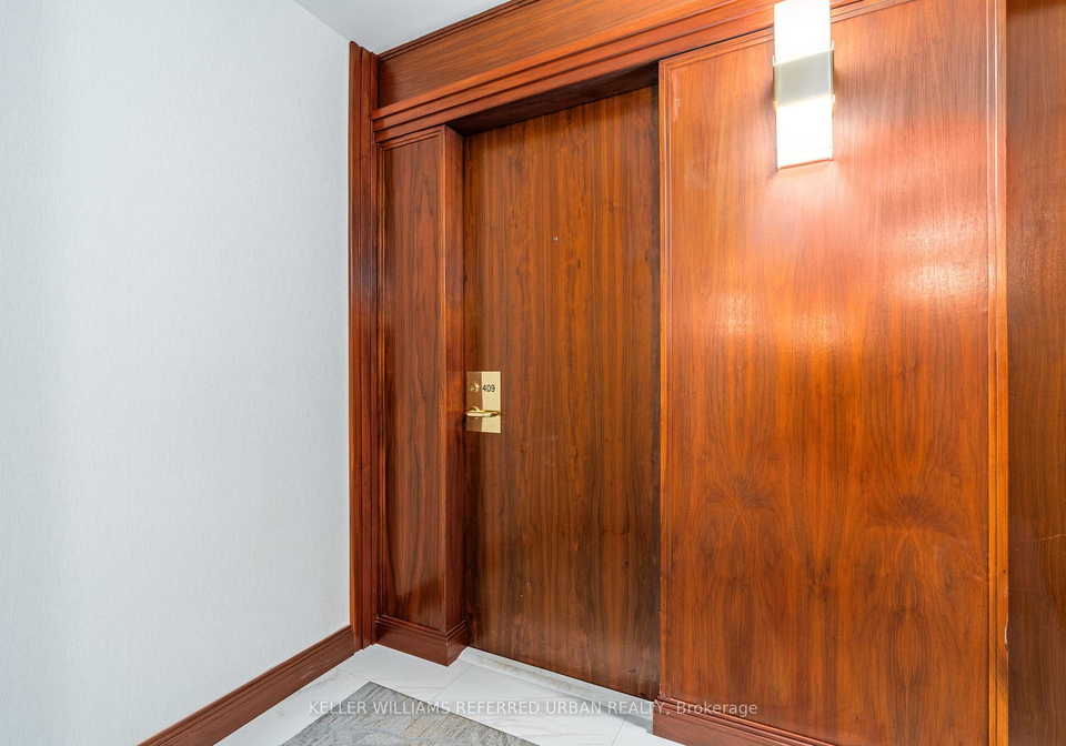 1-palace-pier-court-etobicoke-ontario-w12375478