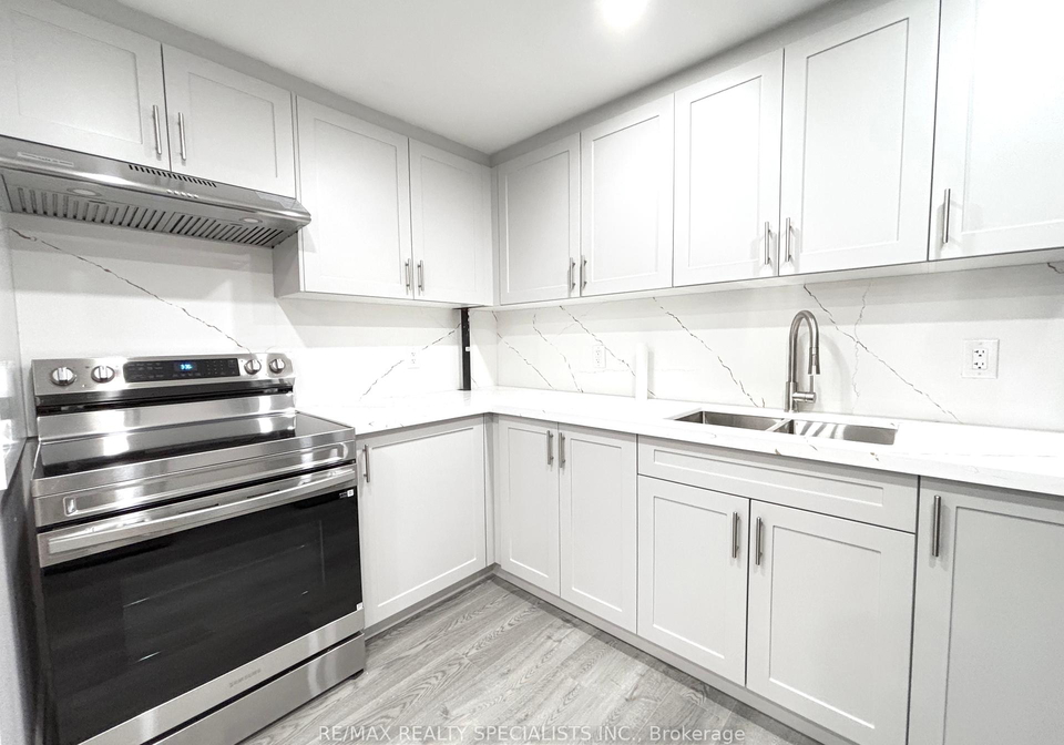 1002-donnelly-street-milton-ontario-w12375492