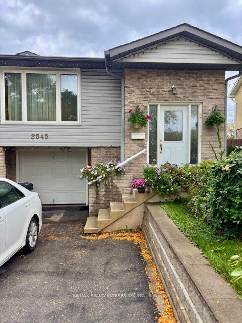 2545-cobbinshaw-circle-mississauga-ontario-w12375643